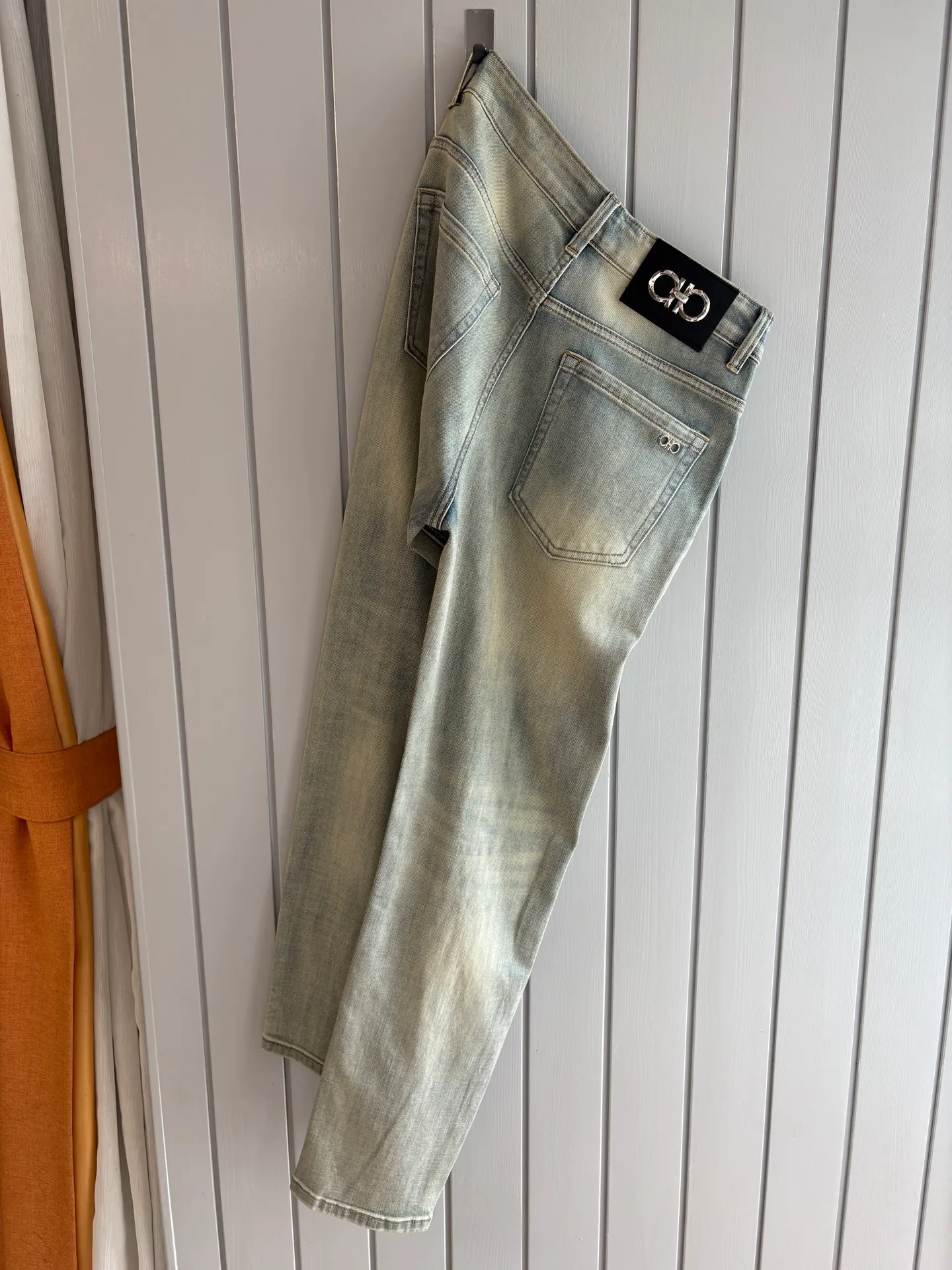 Ferrag's 2026ss spring and summer jeans are coming🌹Premium version. Custom-made fabrics at the counter are Breathable and highly comfortable. The details are impeccable. The design concept of brand elements reflects high quality. It feels delicate and soft. It presents a casual cut and the upper body shape is awesome! Sizes: 28-38 (no 35.37)